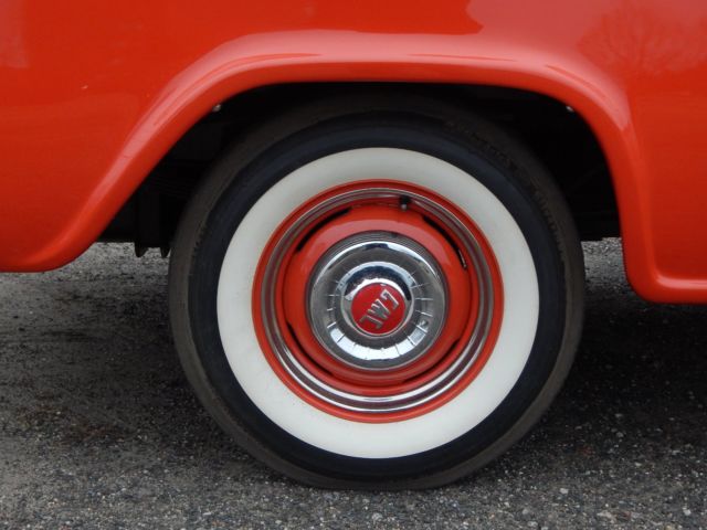 1956 GMC Other Suburban Carrier - photo 13