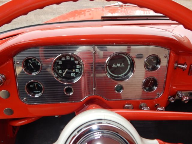 1956 GMC Other Suburban Carrier - photo 7