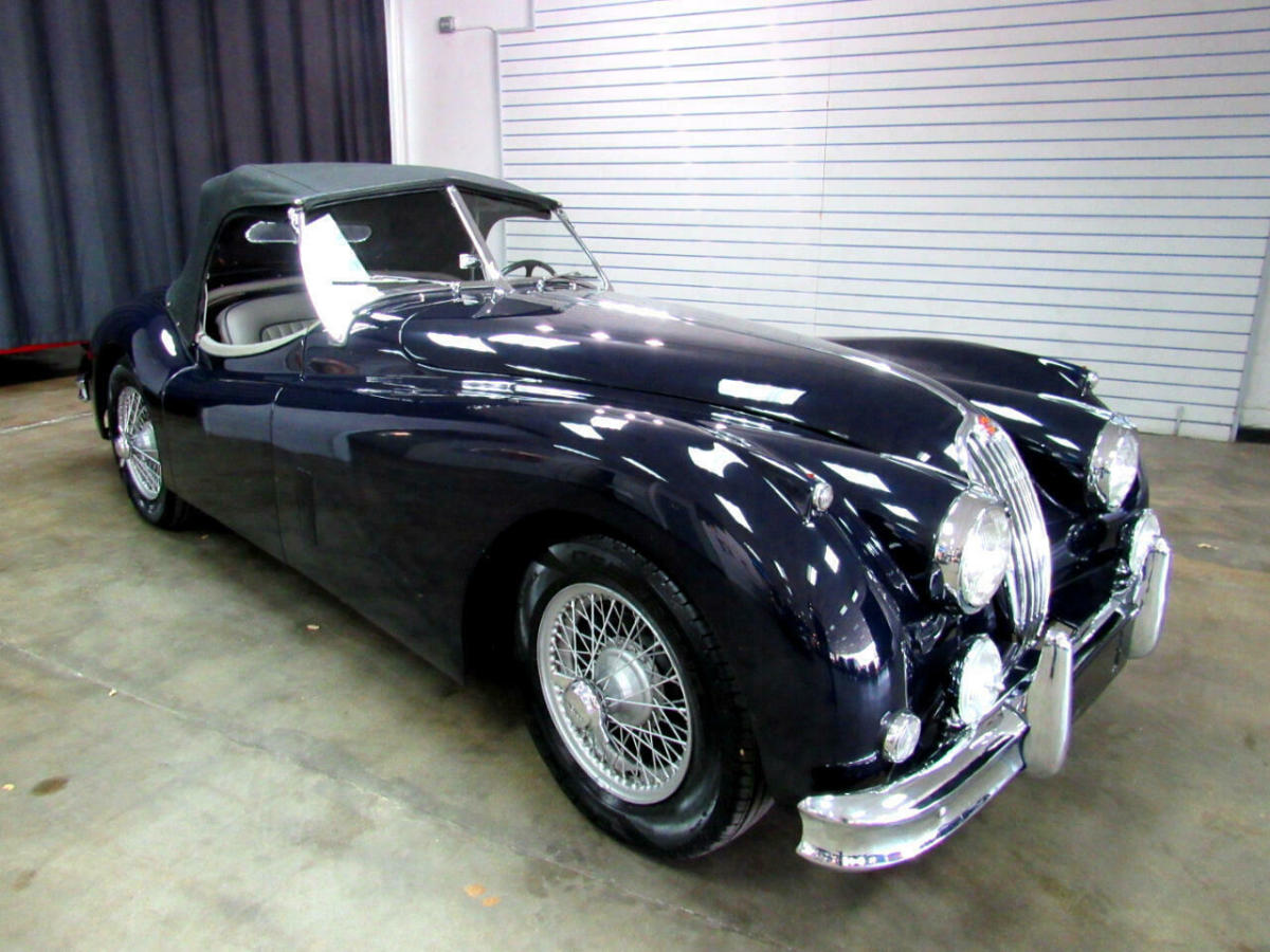 1956 Jaguar XK140 MC Roadster - photo 11