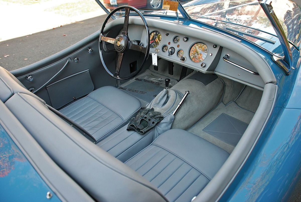 1956 Jaguar XK140MC Roadster - photo 11