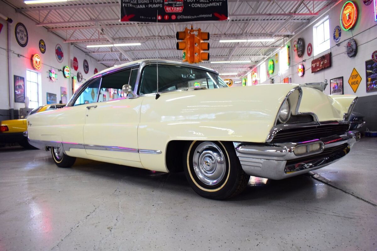 1956 Lincoln Capri Coupe - photo 3