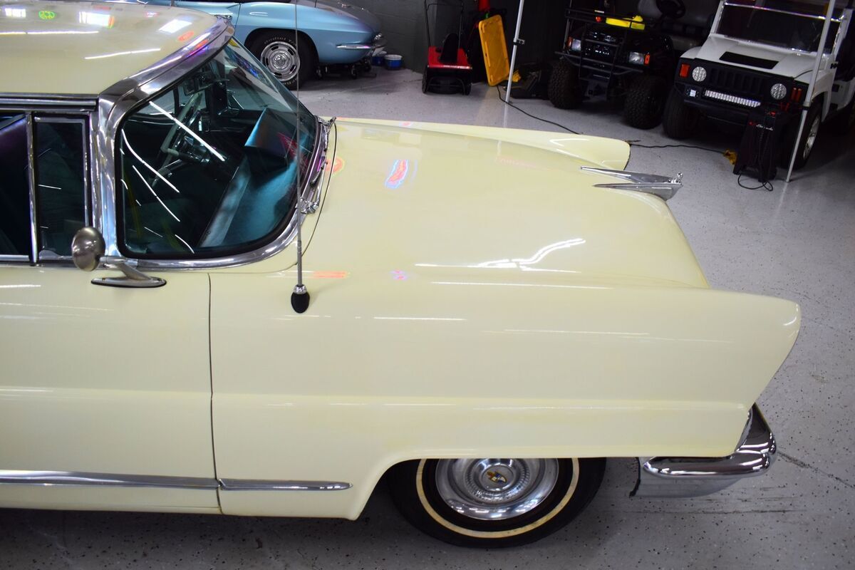 1956 Lincoln Capri Coupe - photo 5