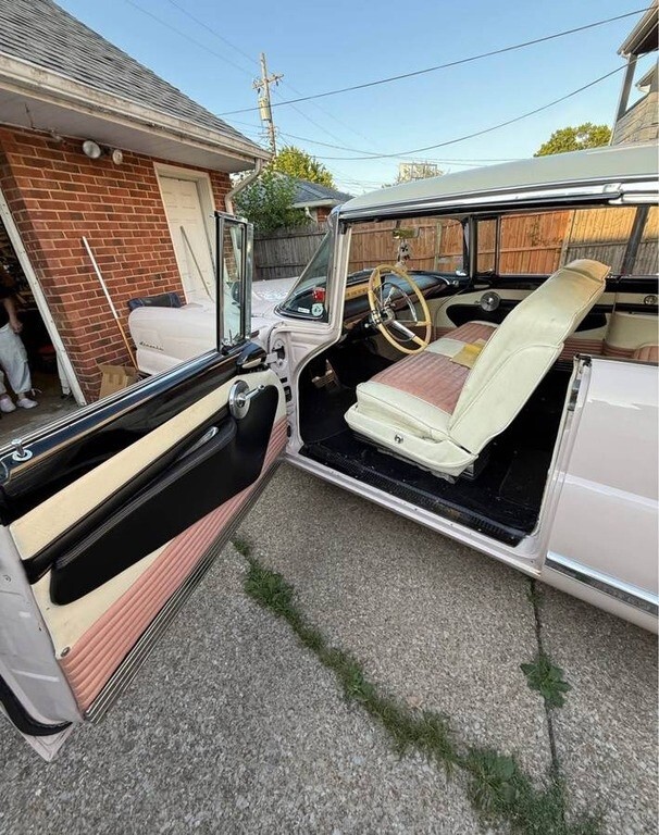 1956 Lincoln Premier - photo 3