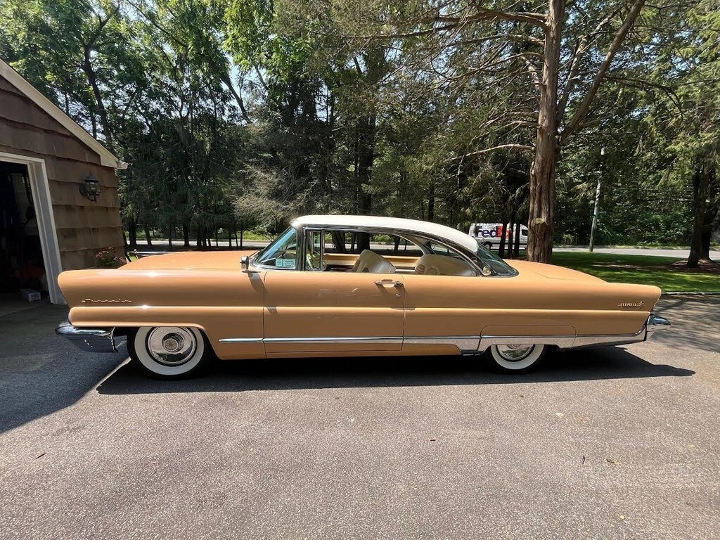 1956 Lincoln Premiere - photo 2