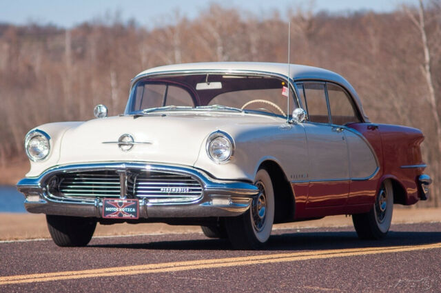 1956 Oldsmobile Ninety-Eight Hardtop Sedan - photo 2