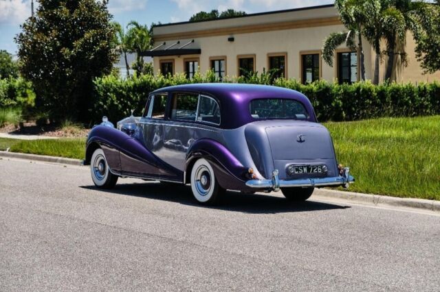 1956 Rolls-Royce Silver Wraith Restored - photo 4