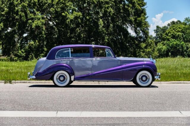 1956 Rolls-Royce Silver Wraith Restored - photo 8