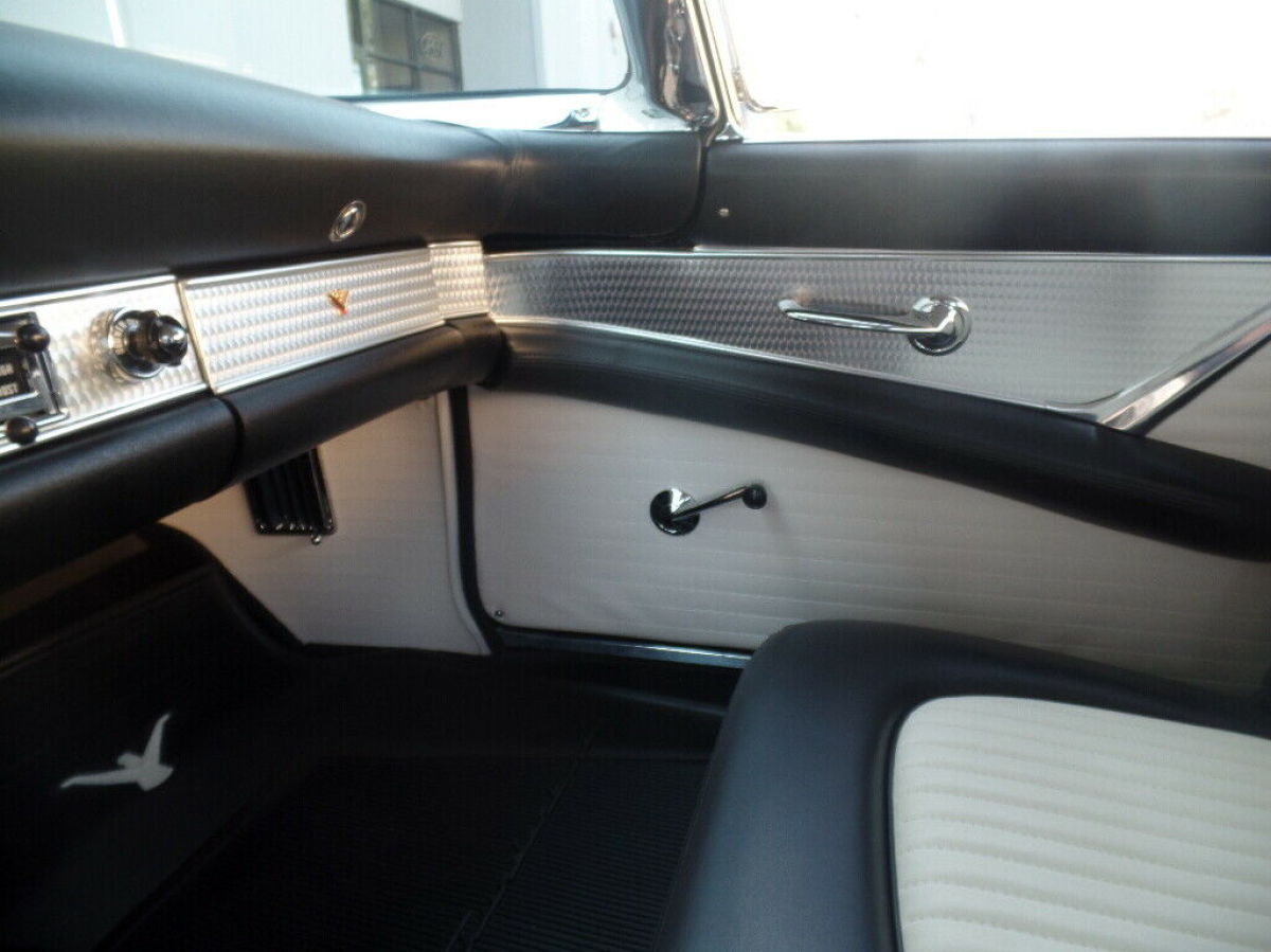 1956 Ford Thunderbird concours restored concour winning car - photo 6