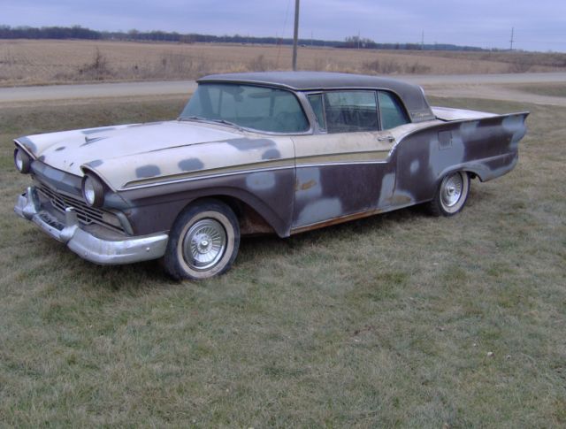 1957 Ford Fairlane 500 SKYLINER RETRACTABLE