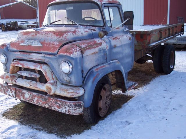 1957 GMC 370 coe low cab forward - photo 2