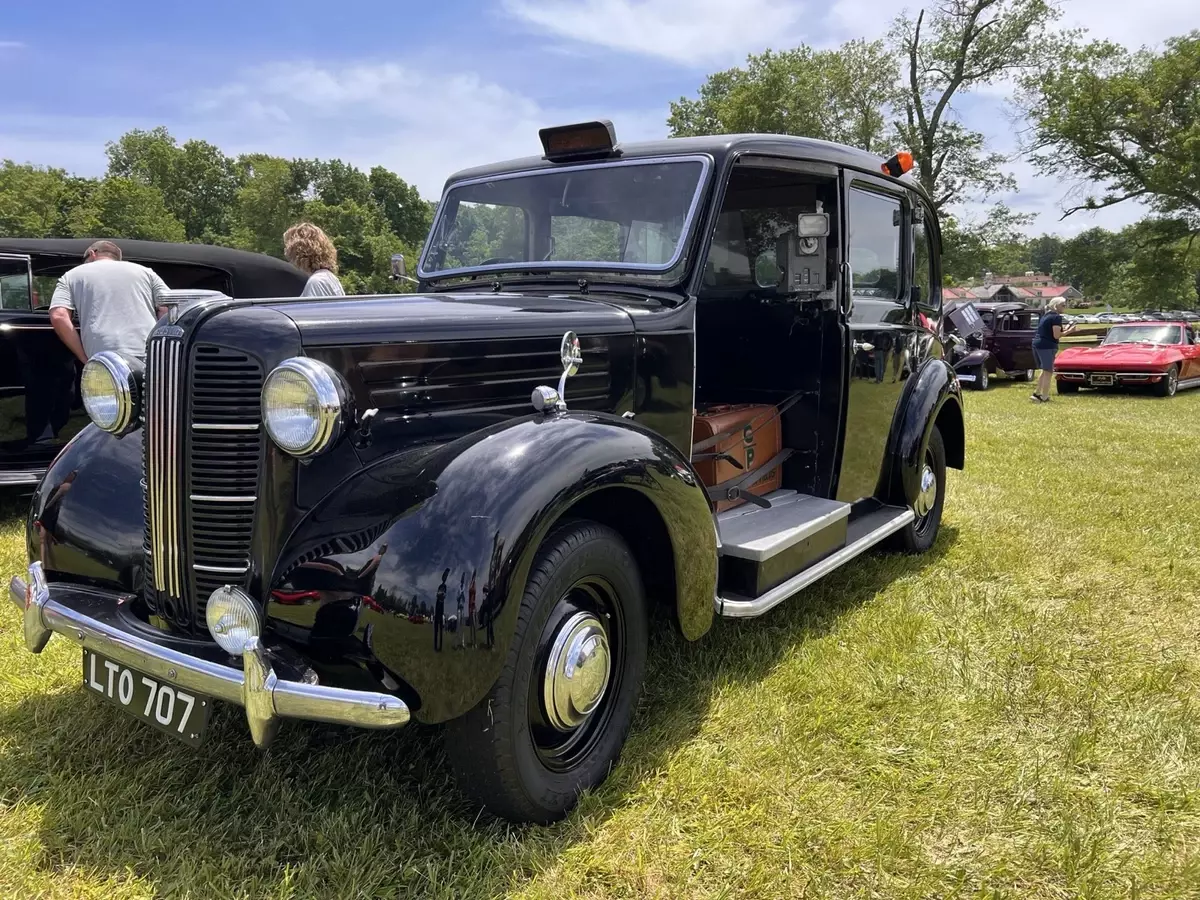 1957 Austin 16 Black taxi 1957 Austin 16 taxi