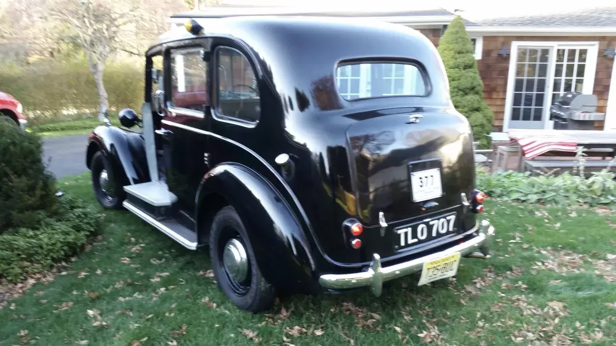 1957 Austin 3 Litre Black taxi 1957 Austin 3 Litre taxi