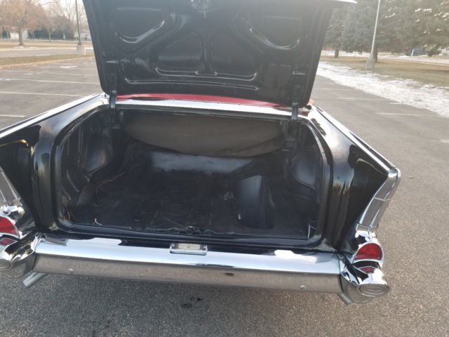 1957 Chevrolet Bel Air/150/210 Bel Air V8 gold trim - photo 11