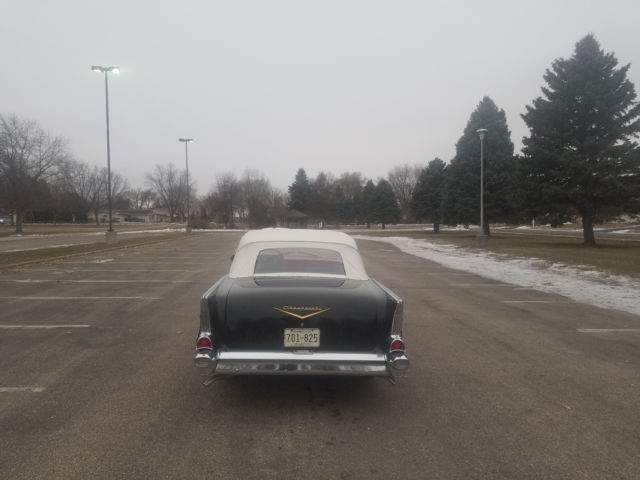 1957 Chevrolet Bel Air/150/210 Bel Air V8 gold trim - photo 5