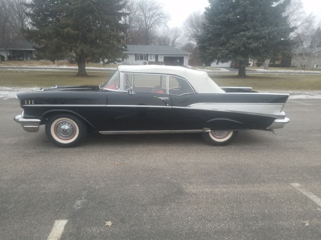 1957 Chevrolet Bel Air/150/210 Bel Air V8 gold trim - photo 8