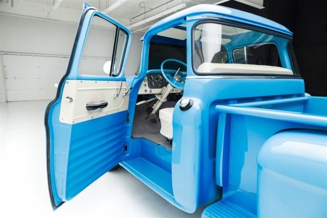 1957 GMC 100 Pickup Big Back Window V8 - photo 12