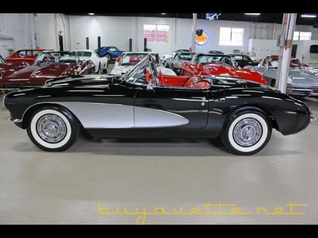 1957 Chevrolet Corvette Convertible - photo 12