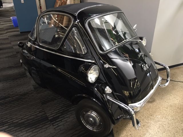 1957 BMW bubblewindow isetta 300 (restored, matching numbers, pristine) 1957 BMW Isetta 300