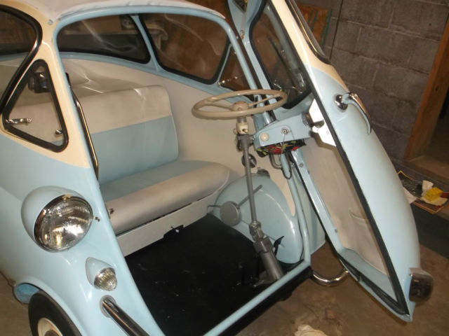 1957 BMW Isetta 300 bubbletop convertible - photo 2