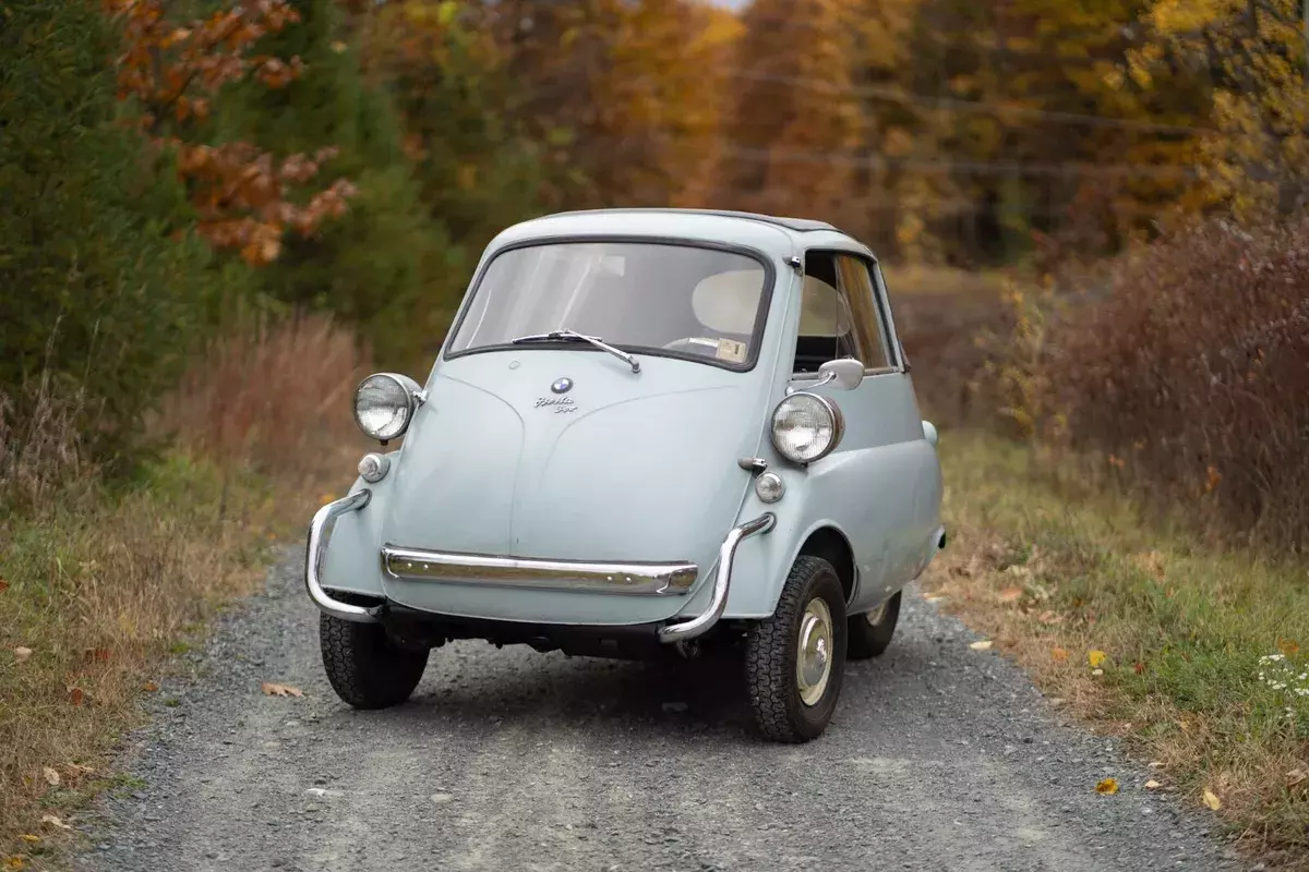 1957 BMW Isetta 300 Cabriolet 1957 BMW Isetta 300 Cabriolet