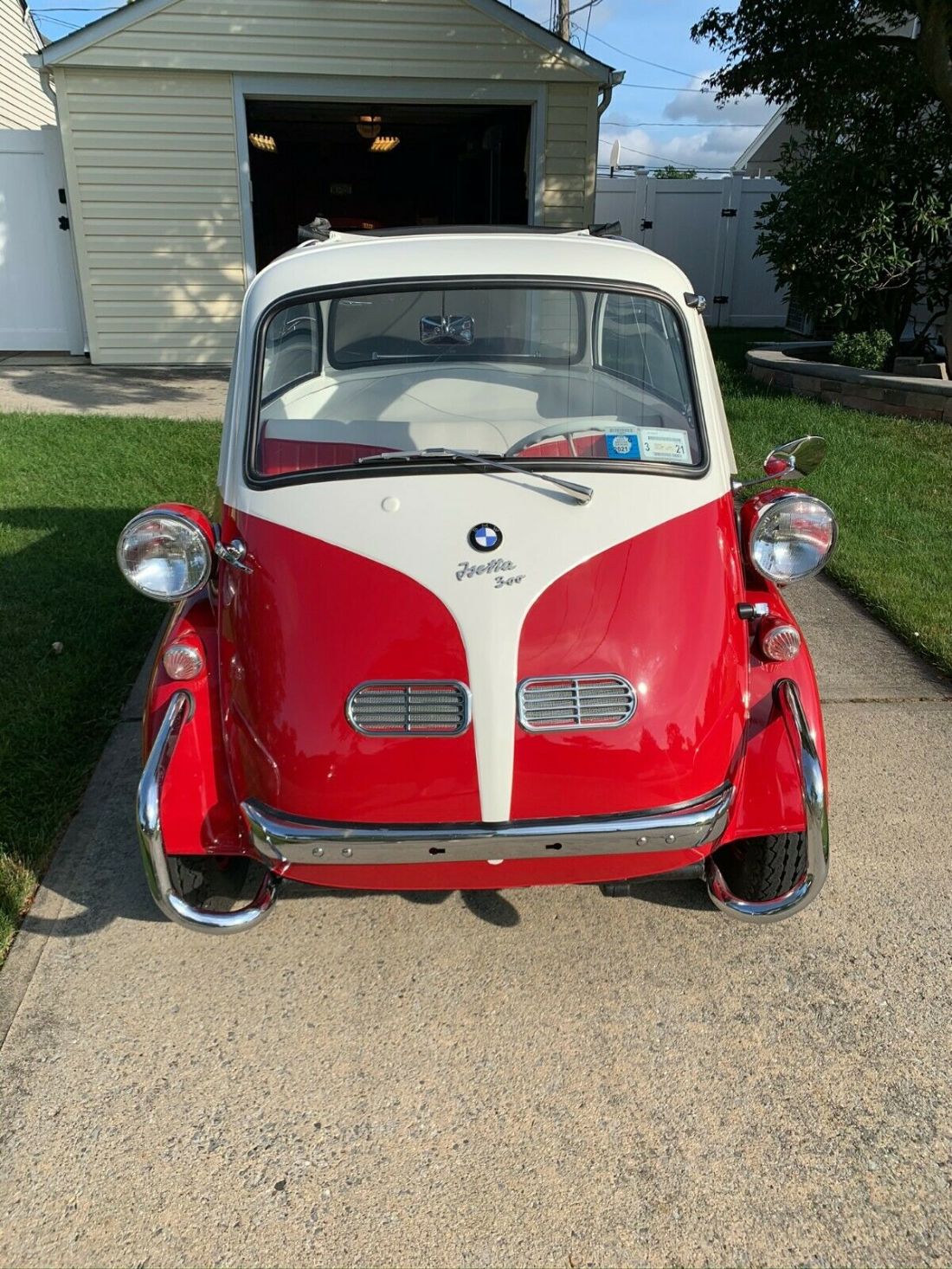 1957 BMW isetta 300 Red/White 1957 BMW Isetta