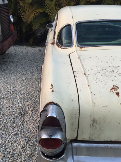 1957 Buick Special 2 door hardtop - photo 10