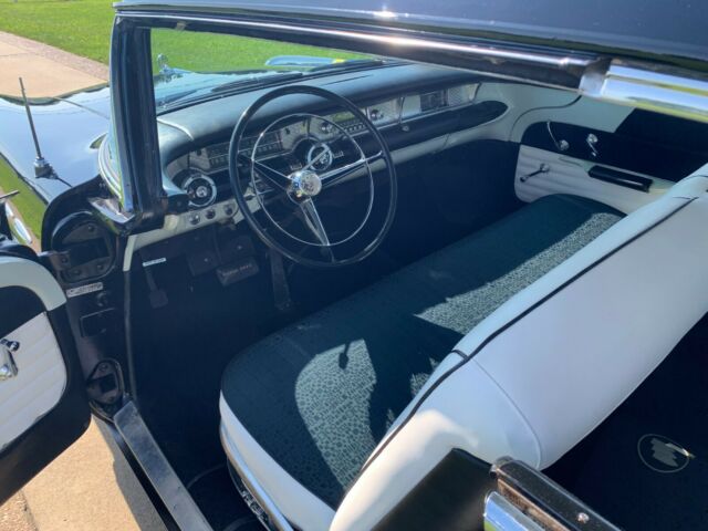 1957 Buick Riviera - photo 11