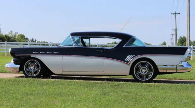 1957 Buick Riviera - photo 3