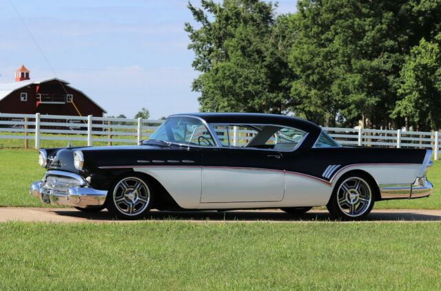 1957 Buick Riviera - photo 4