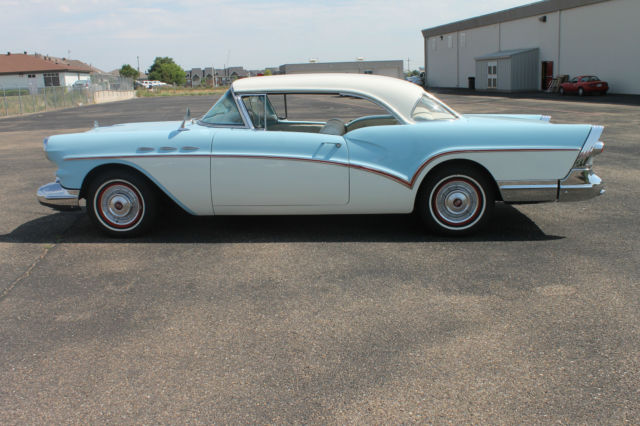 1957 Buick Riviera - photo 2