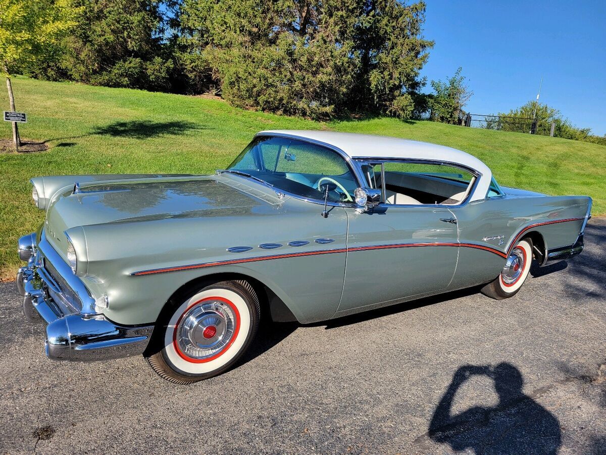 1957 Buick Roadmaster 75R - photo 2