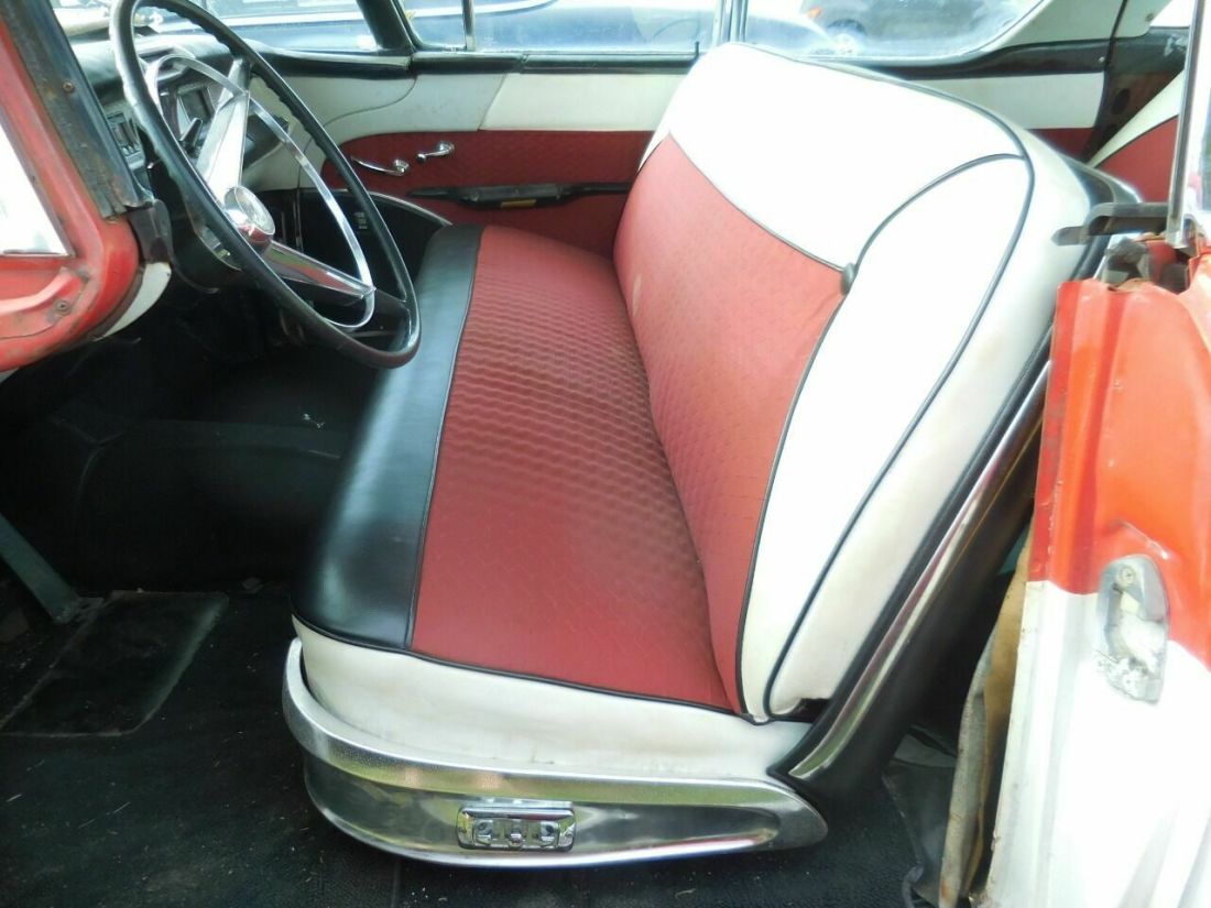 1957 Buick Roadmaster Sedan - photo 11