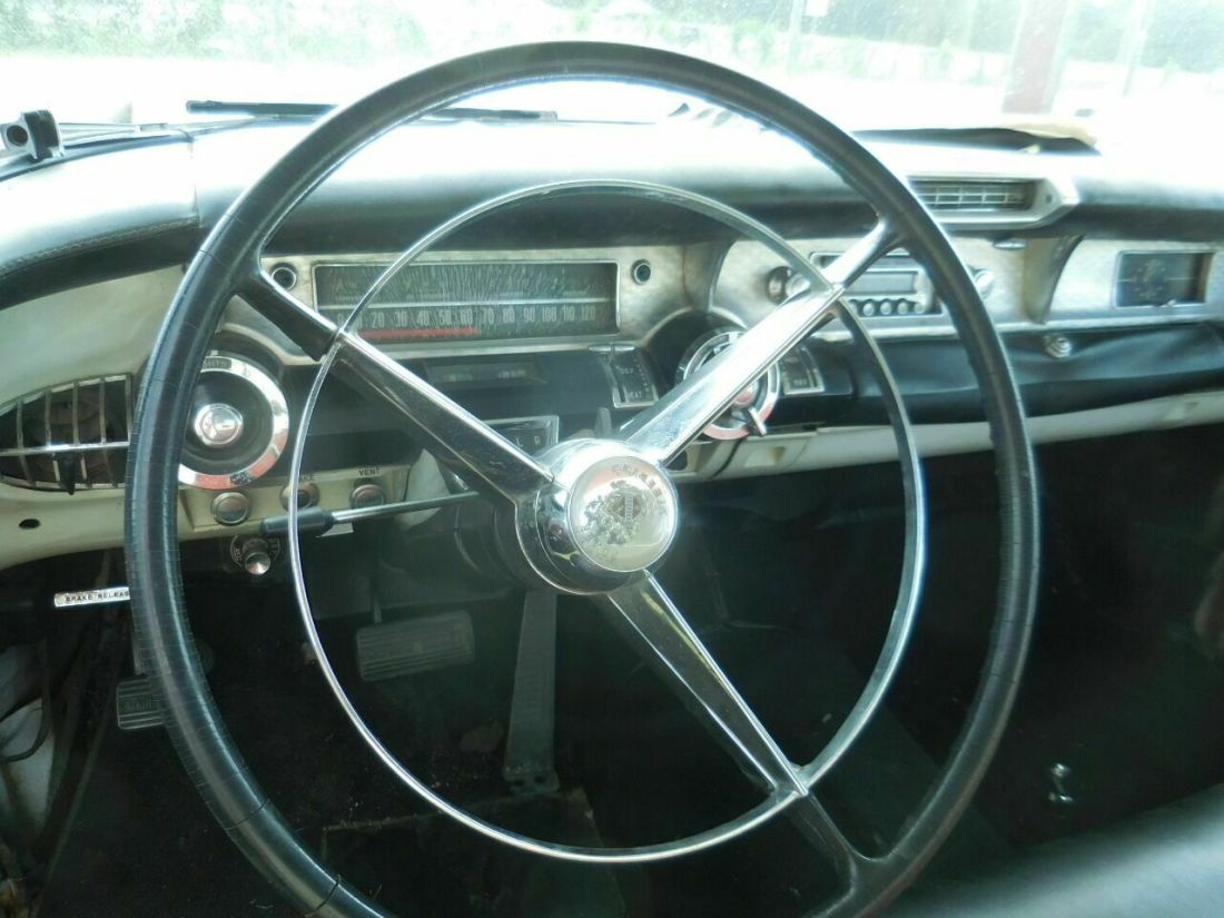 1957 Buick Roadmaster Sedan - photo 12