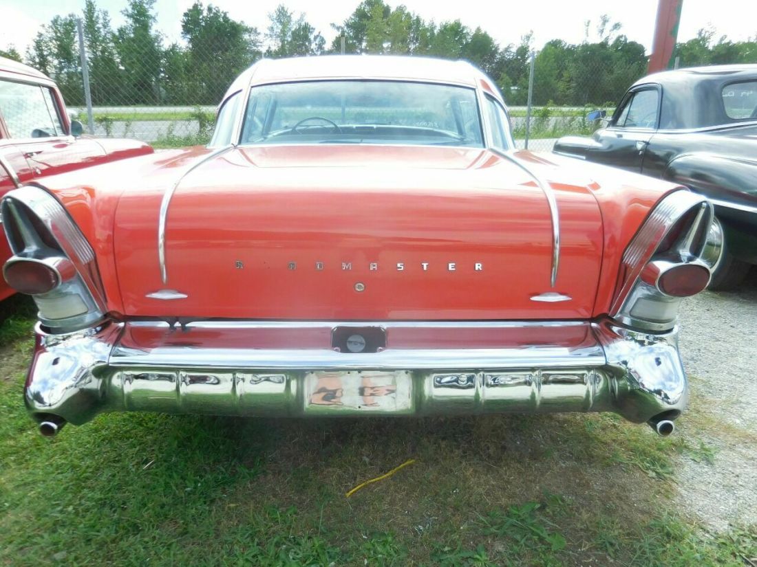 1957 Buick Roadmaster Sedan - photo 5