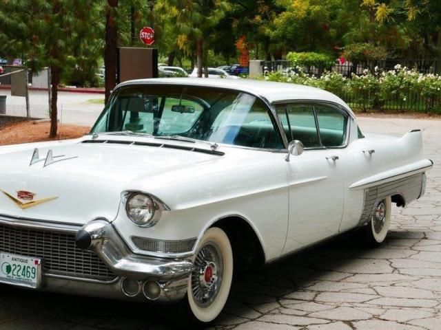 1957 Cadillac 60 special Fleetwood - photo 2