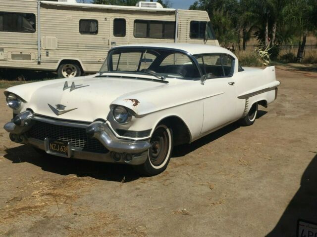1957 Cadillac DeVille - photo 2