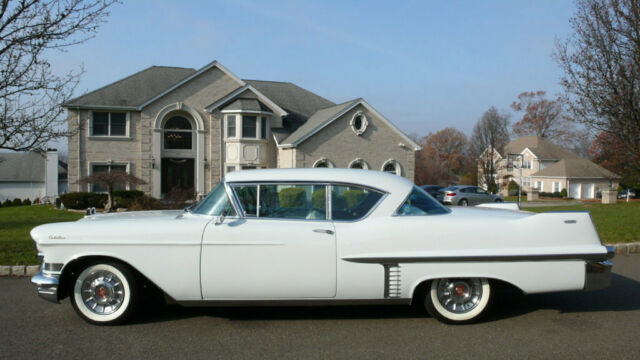1957 Cadillac DeVille - photo 2