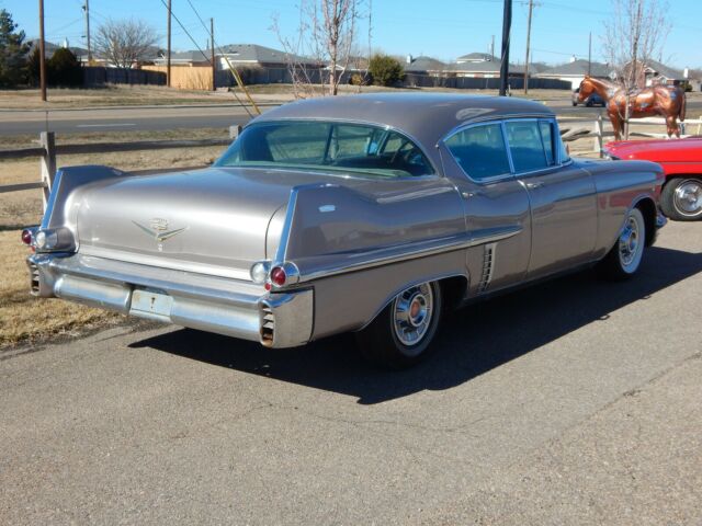 1957 Cadillac DeVille - photo 3