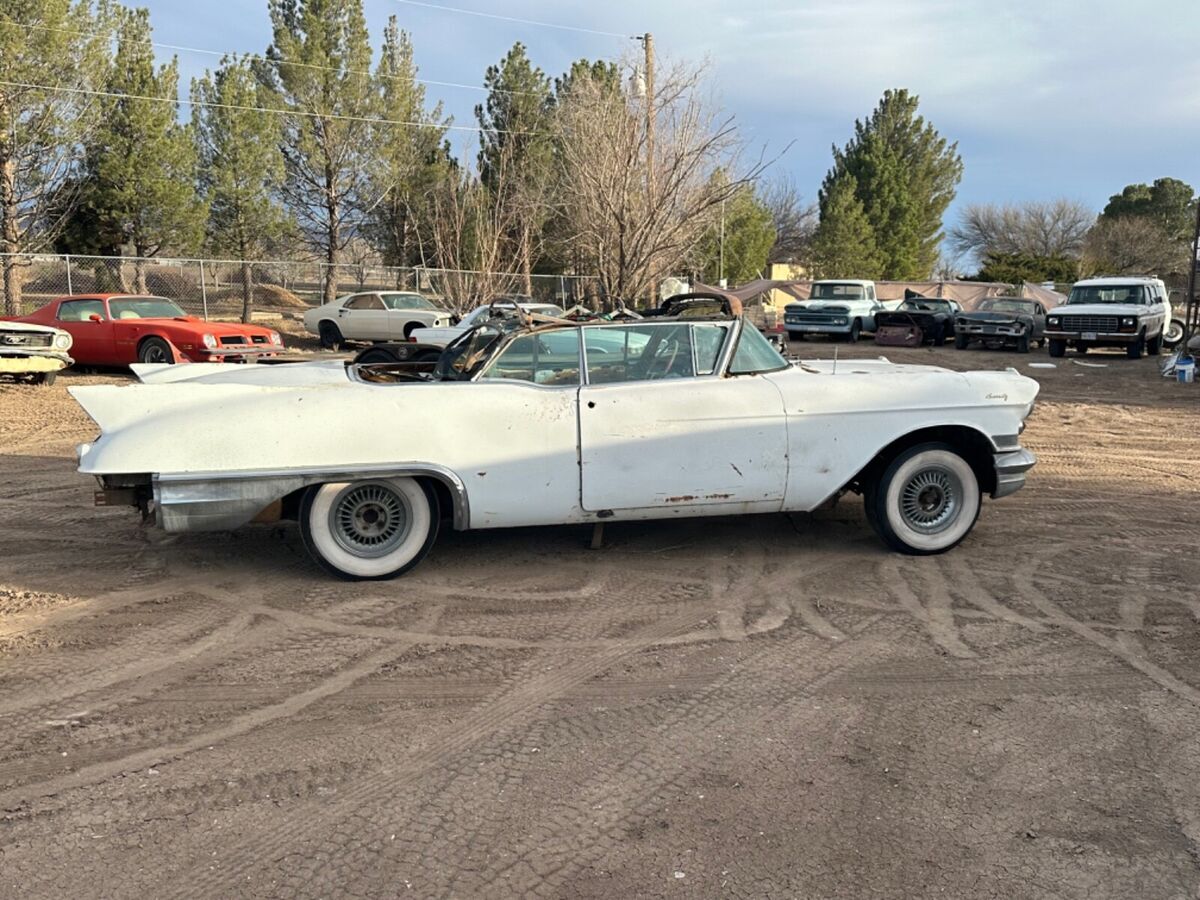 1957 Cadillac Eldorado Biarritz - photo 3