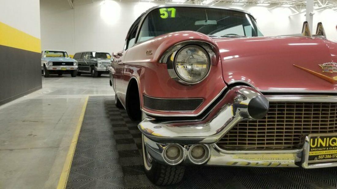 1957 Cadillac Fleetwood 4dr Hardtop - photo 8