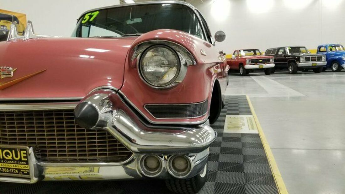 1957 Cadillac Fleetwood 4dr Hardtop - photo 9