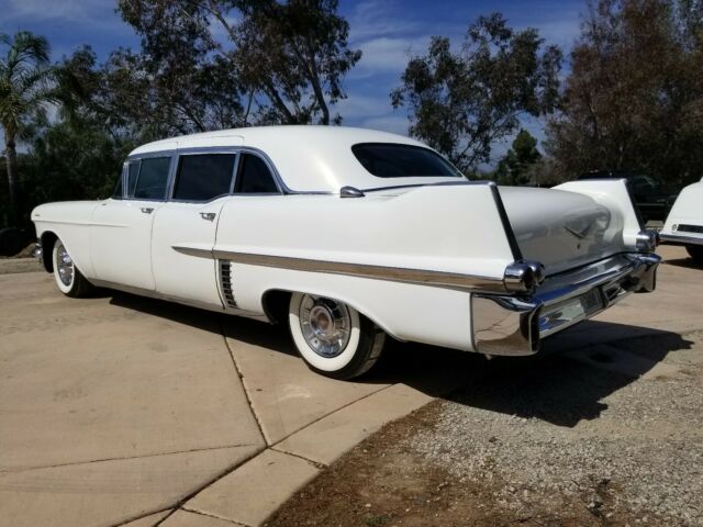 1957 Cadillac Fleetwood Cool Factory Built Limousine - photo 4