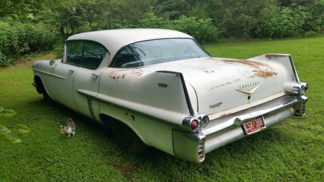 1957 Cadillac DeVille - photo 2