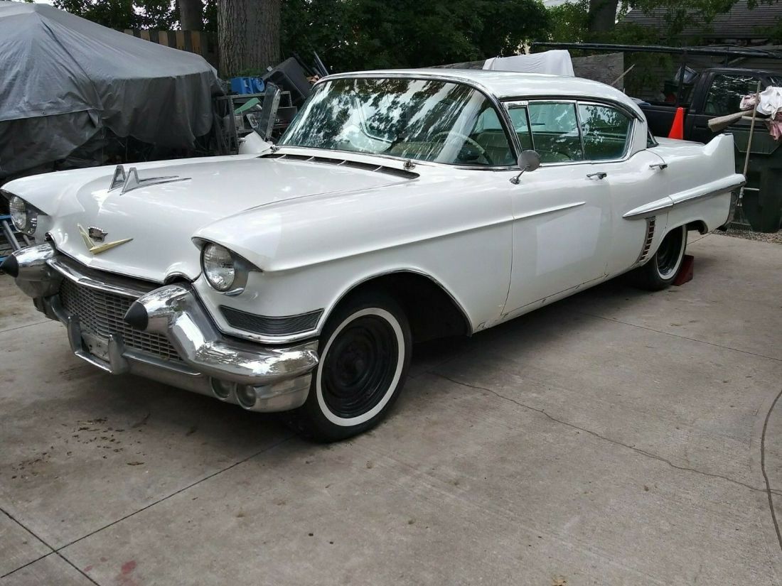 1957 Cadillac DeVille - photo 2