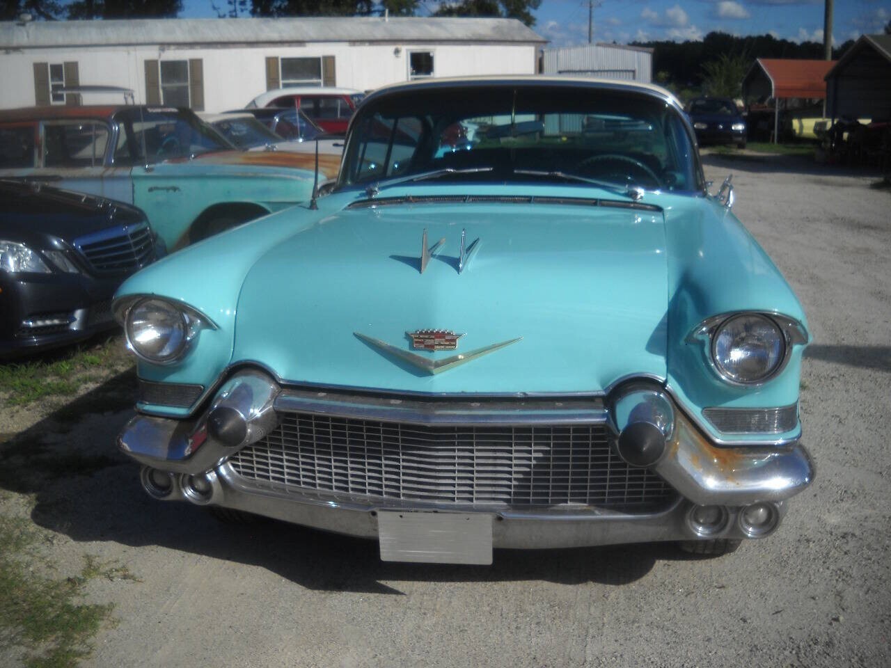 1957 Cadillac Series 62 Sedan DeVille - photo 2