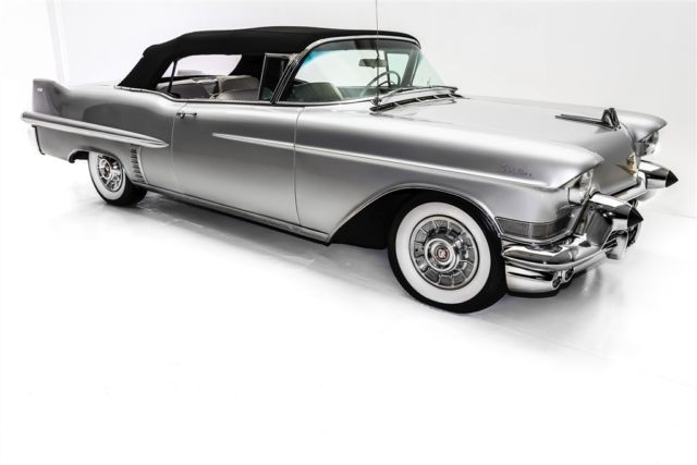 1957 Cadillac Series 62 Silver Black & White Interior - photo 2
