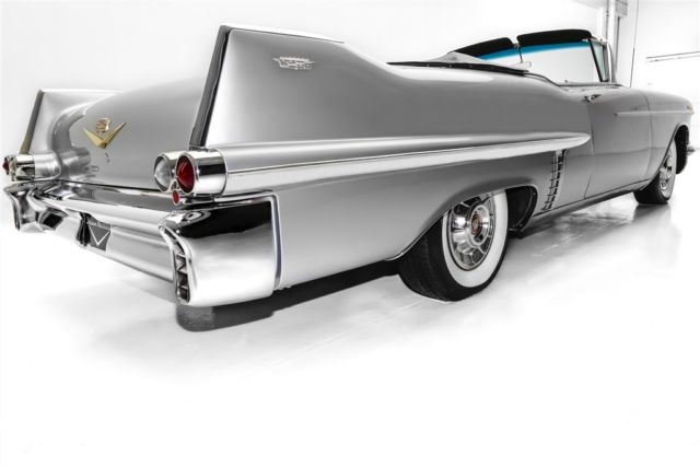 1957 Cadillac Series 62 Silver Black & White Interior - photo 5