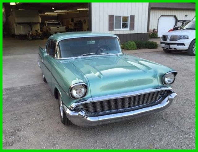 1957 Chevrolet Bel Air/150/210 2 Door Hardtop