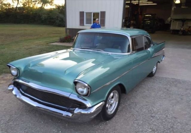 1957 Chevrolet Bel Air/150/210 2 Door Hardtop - photo 3