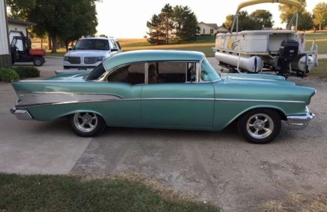 1957 Chevrolet Bel Air/150/210 2 Door Hardtop - photo 4